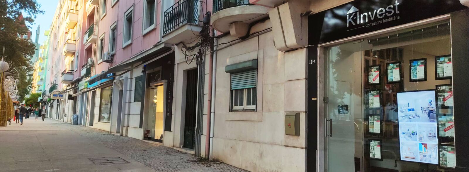 Montra de uma agência K-Invest