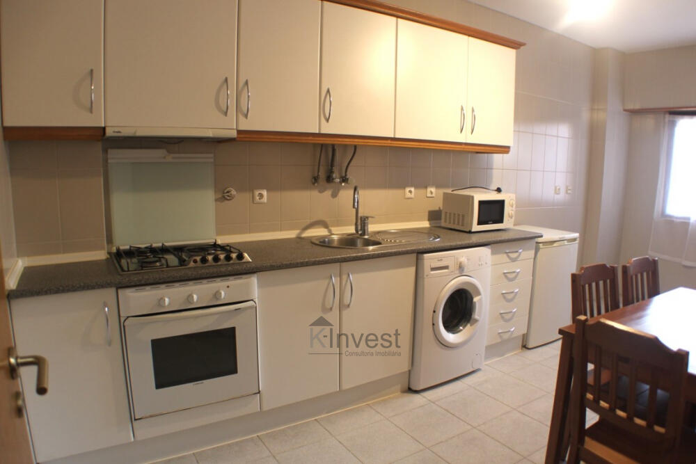 Apartamento T0 com lugar parqueamento - Telheiras