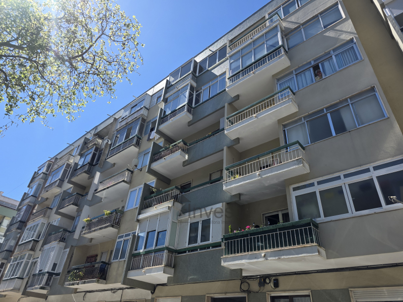 Apartamento T1 Renovado na Figueirinha, Bairro Augusto de Castro, Oeiras