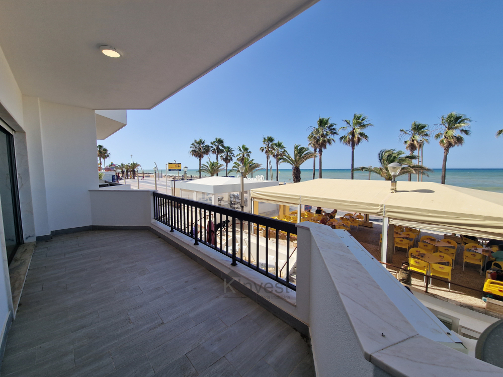 Apartamento T3 Primeira Linha da Praia, Garagem e Vista Mar - Quarteira