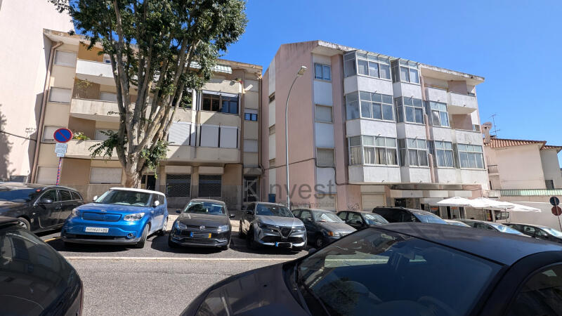 Apartamento T3+1 para Arrendar na Cruz Quebrada