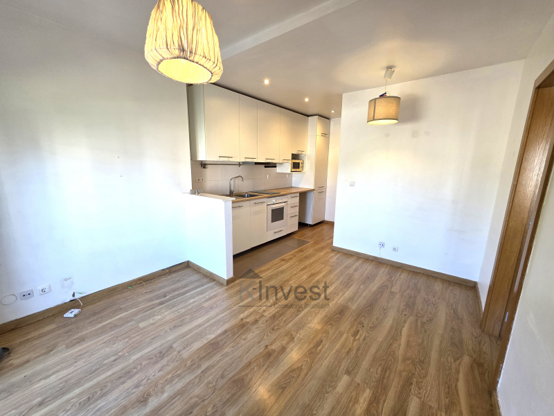 T1 com Garagem em Alto dos Moinhos – Metro a 500m
