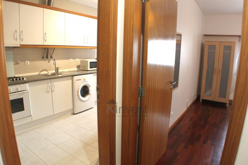 Apartamento T0 com lugar parqueamento - Telheiras
