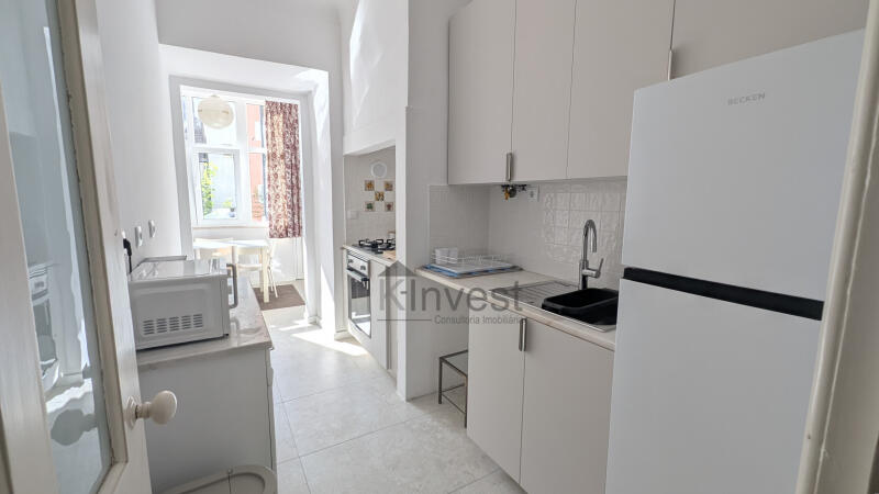 Apartamento T2 mobilado com terraço junto ao metro dos Anjos